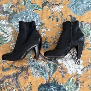 FRYE size 8 black booties with heal